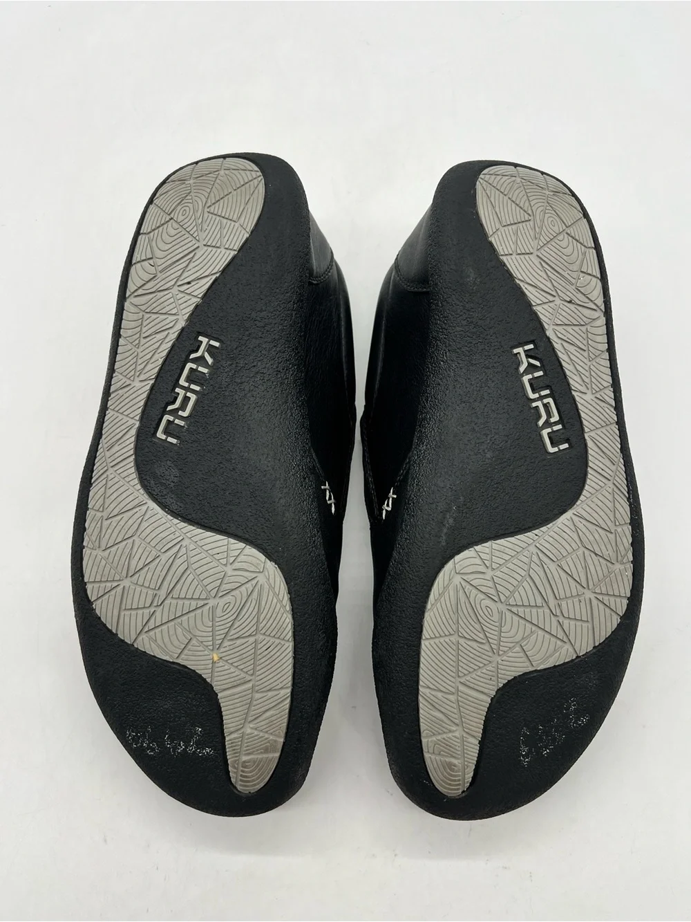 Kuru Kivi II Mens 10.5 Black Leather Slip On Loafers Wide Comfort Walking Shoes